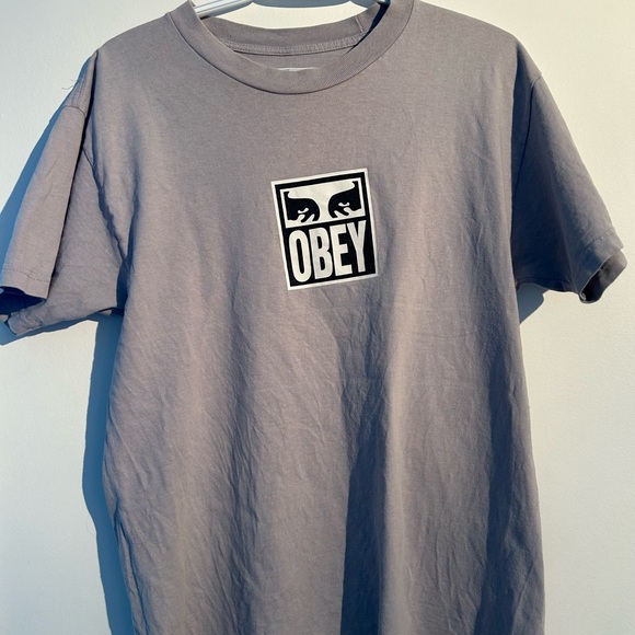 purple tshirt - Picture 1 of 3